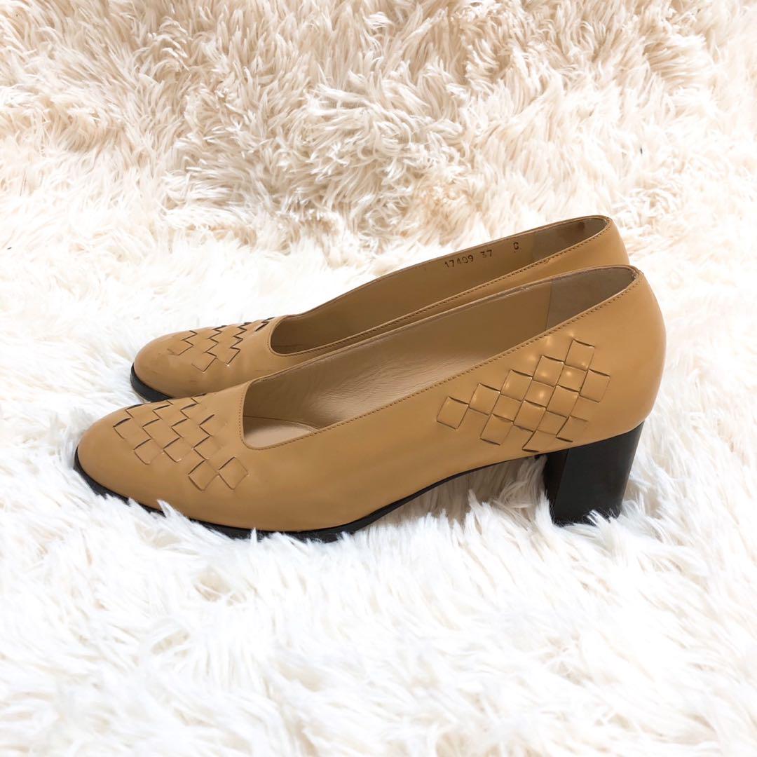 BOTTEGA VENETA　ボッテガヴェネタ　パンプス　ベージュ　37　大人気 BOTTEGA VENETA ボッテガヴェネタ パンプス ベージュ 37 大人気