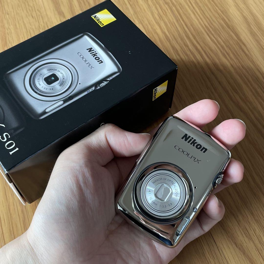 美品 Nikon デジタルカメラ COOLPIX S01 ミラーシルバー