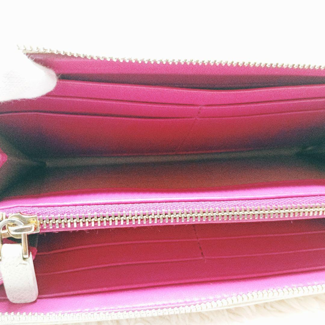 BVLGARI【ブルガリ】ホワイトレザー長財布 ジッパー式