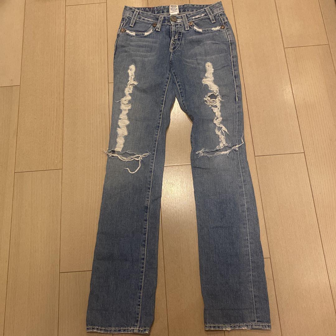 トゥルーレリジョンダメージ加工ライトブルーデニムパンツ