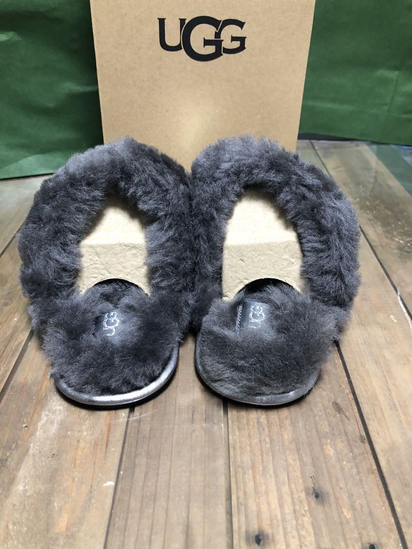 UGGメタリックレザーでアップデートしたスカフェットメタリックスパークルです。