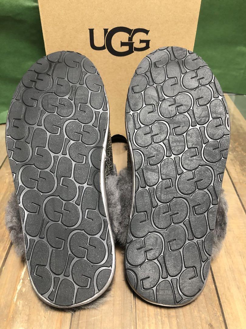 UGGメタリックレザーでアップデートしたスカフェットメタリックスパークルです。