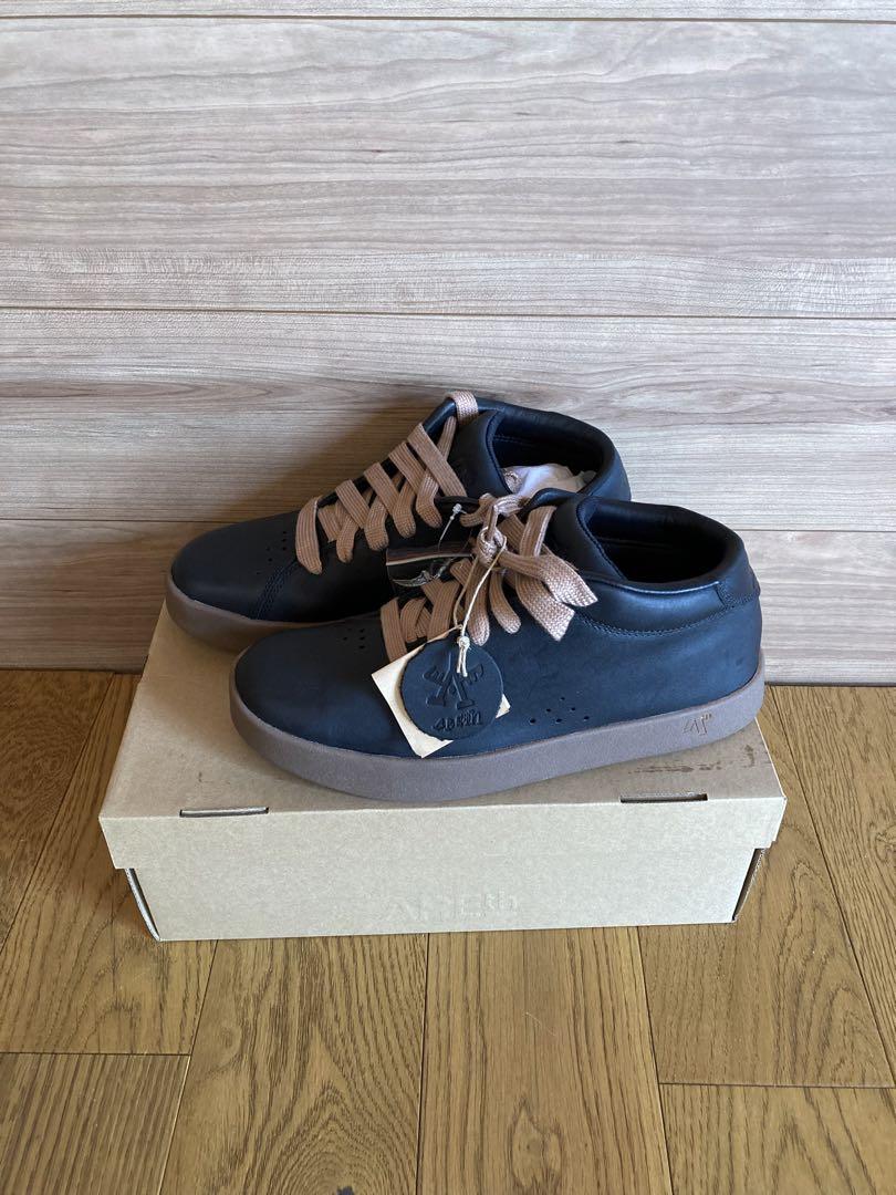 スケートボード Areth II 27,5 Black leather Gum