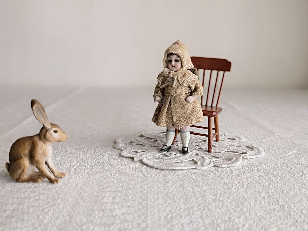 * antique doll ❀ 頭巾姿にもドキドキ... ミニョネットちゃん