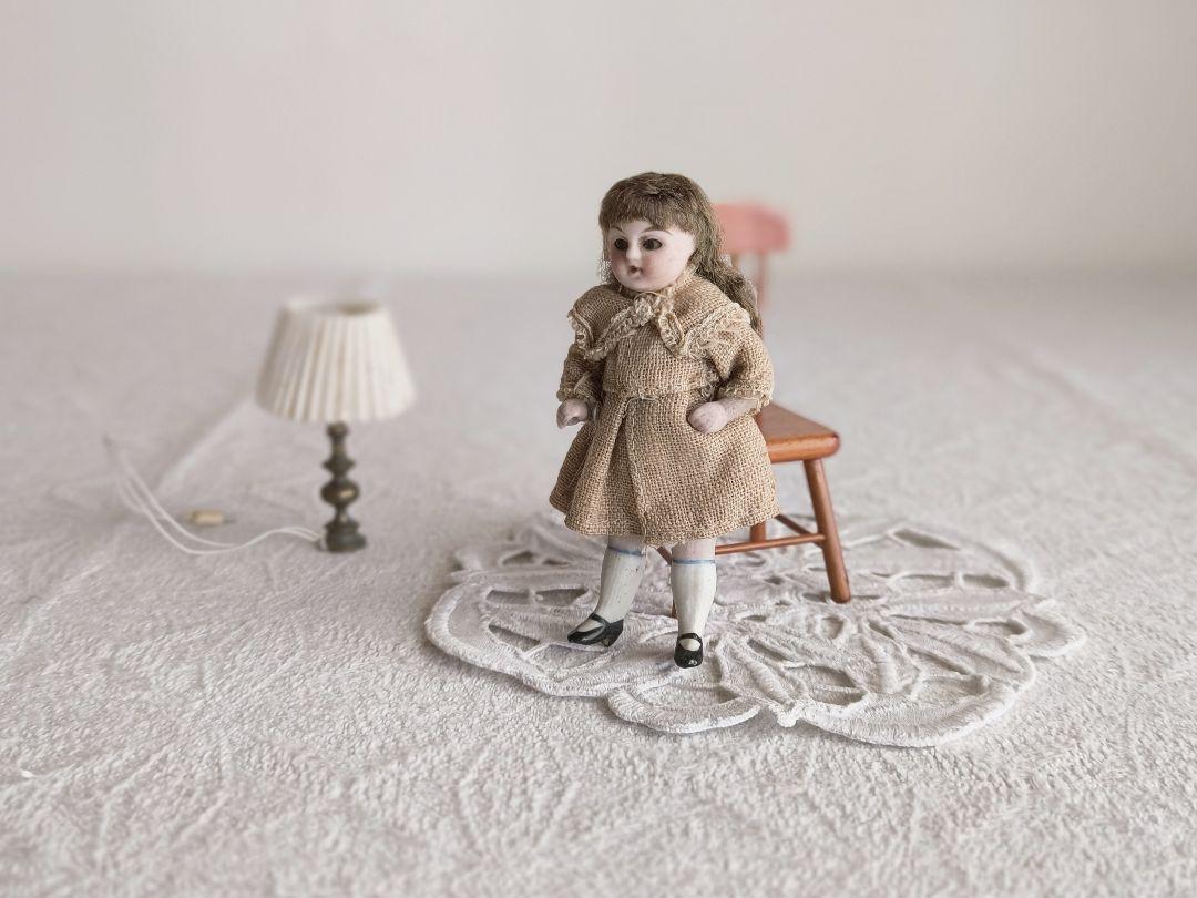 * antique doll ❀ 頭巾姿にもドキドキ... ミニョネットちゃん
