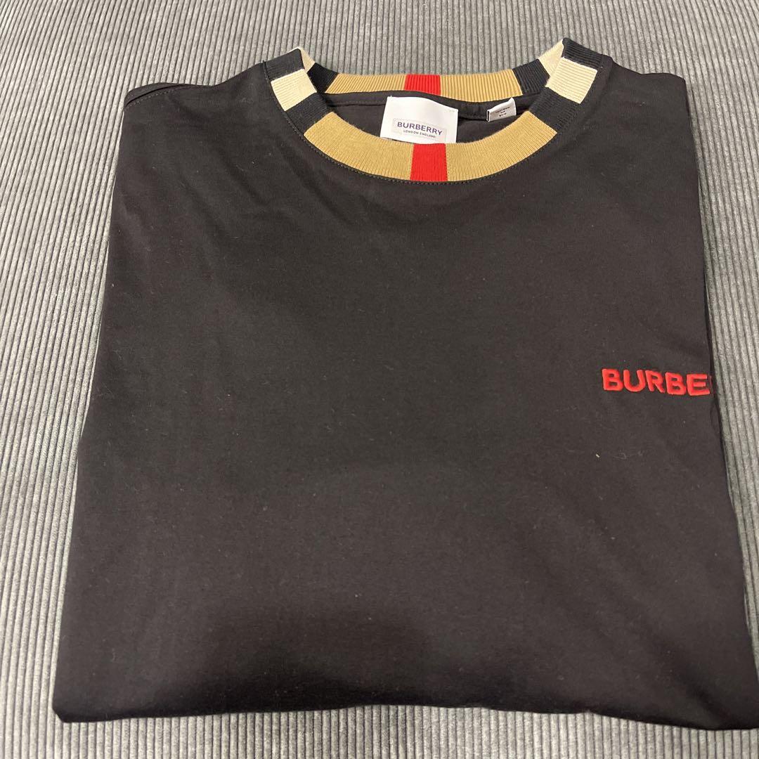 BURBERRY 黒 スウェットシャツ ロゴ刺繍
