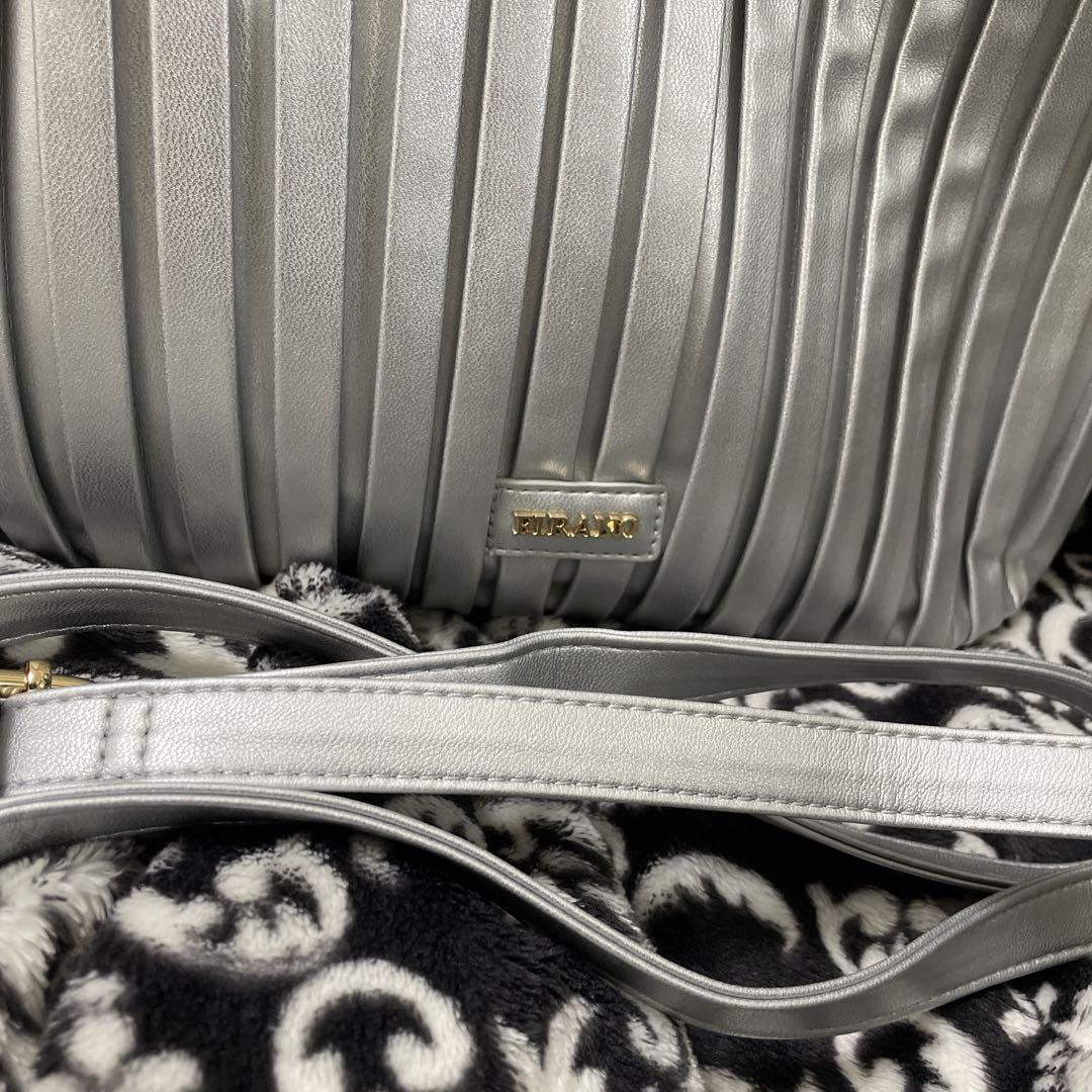 新品未使用品✨️FIRANO プリーツ シルバーバック - メルカリ