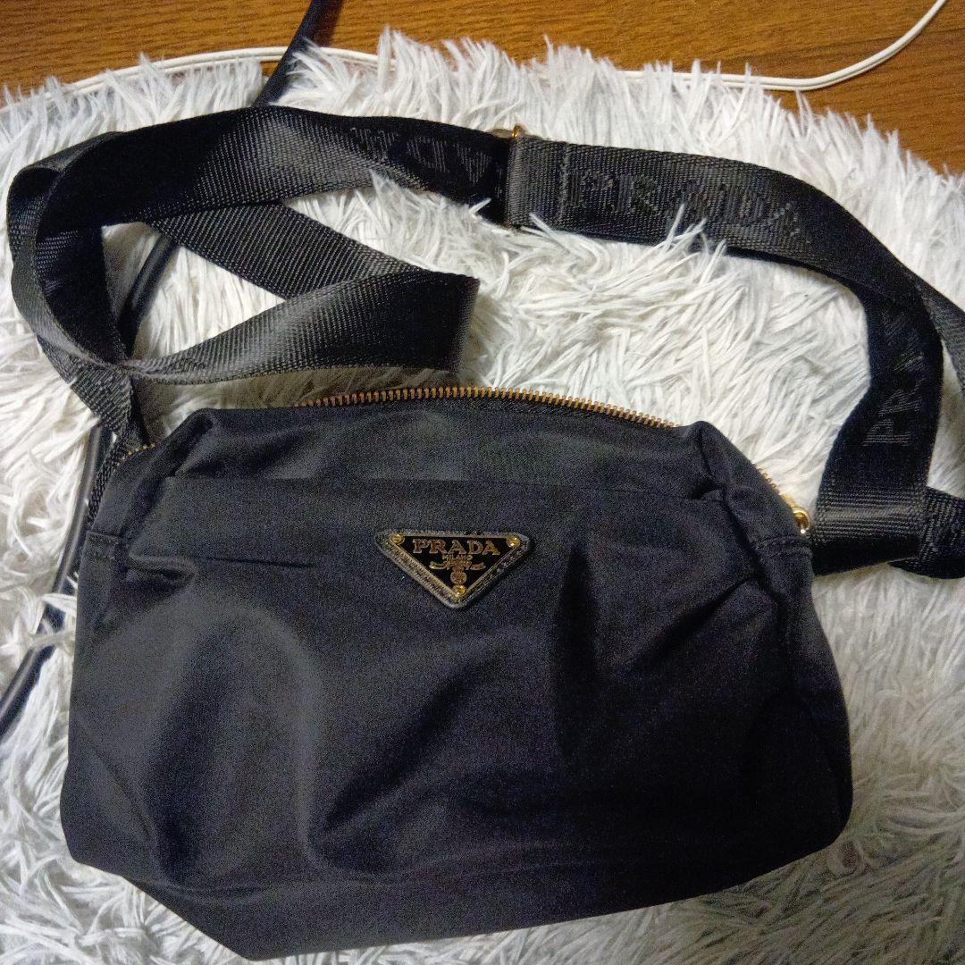 PRADA ブラック ショルダーバッグ