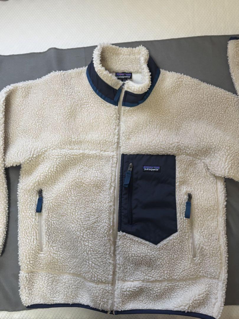 patagonia フリースジャケット クリーム色