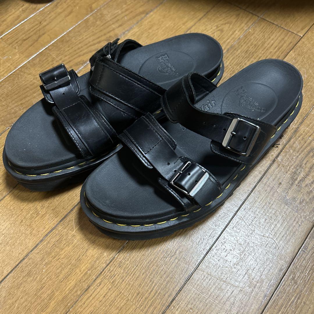 ドクターマーチン　Dr.Martens MYLES サンダル
