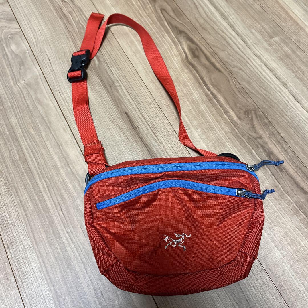 【新品】ARC'TERYX アークテリクス マカ2 ショルダーバッグ 廃盤 Arc'teryx アークテリクス マカ2 ショルダーバッグ ネイビー