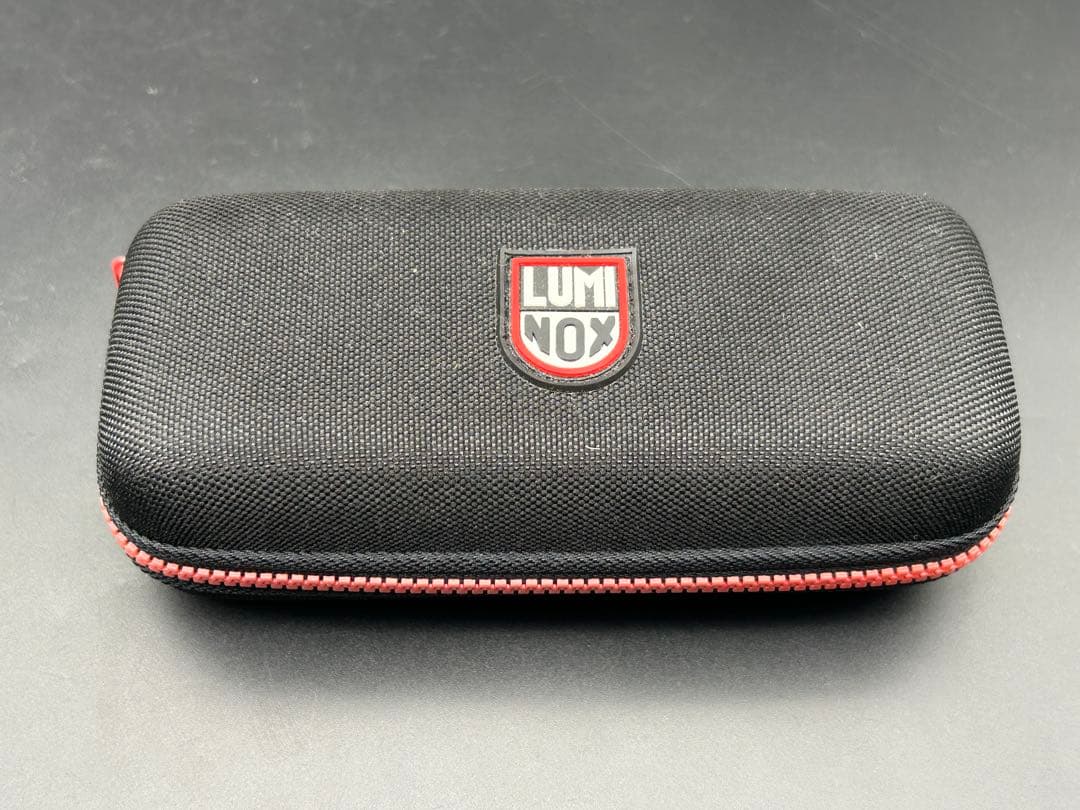 LUMINOX 7050 腕時計 ピンク 専用ケース LUMINOX 7050 腕時計 ピンク 専用ケース