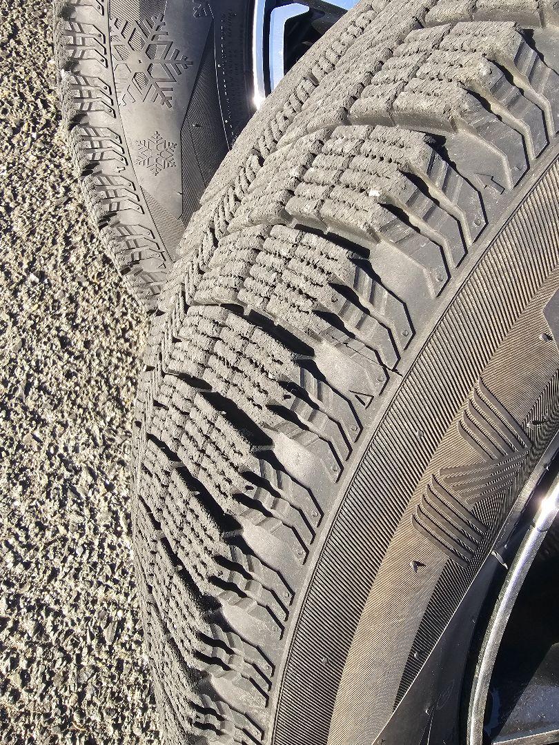 送料込 215/65R16 ナンカンスタッドレスタイヤホイール4本セット