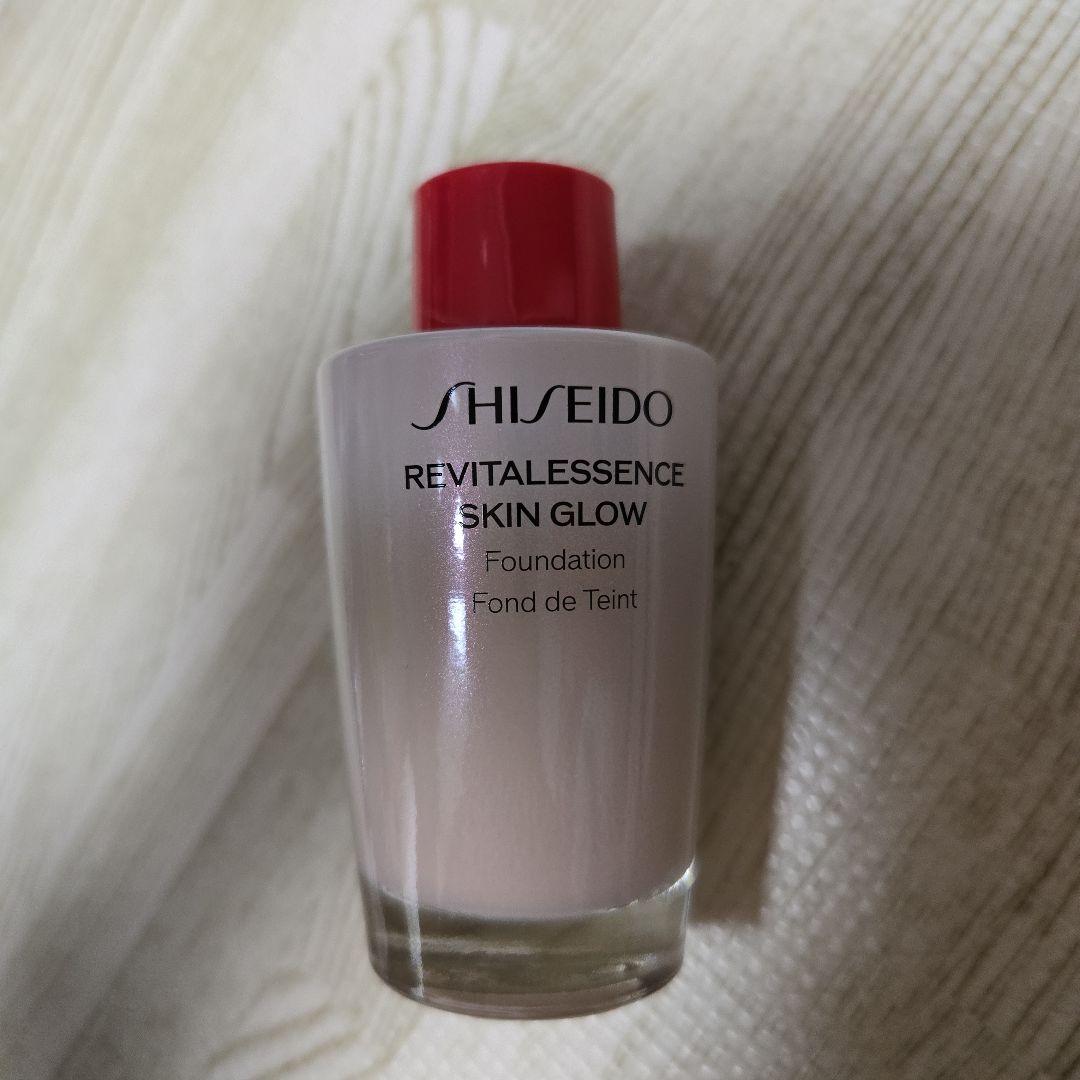 SHISEIDO エッセンススキングロウファンデーション 220 - メルカリ