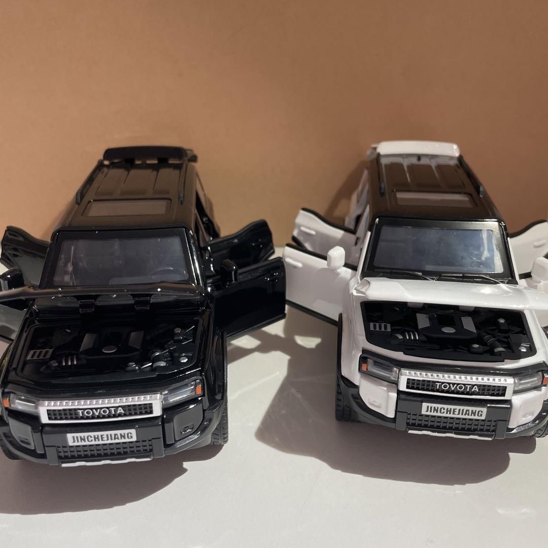 トヨタ ランドクルーザー250 ミニカー 新品 1/32 2台セット 黒 白