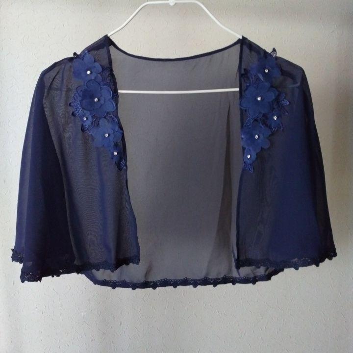 シフォンケープ付きワンピース