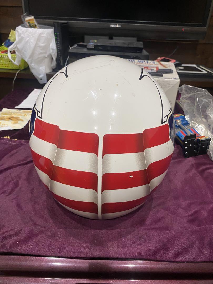 ジョン・コシンスキー ヘルメット SHOEI