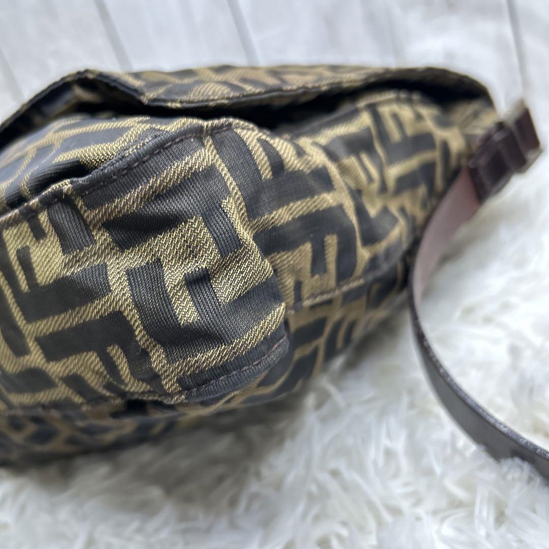 FENDI ズッカ　ショルダーバッグ　ナイロン　レザー　メッセンジャーバッグ