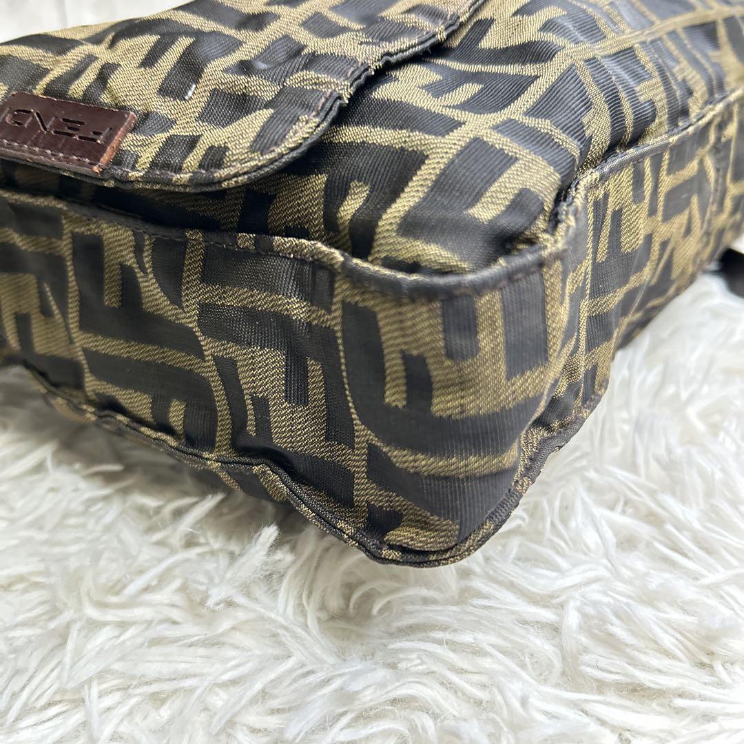 FENDI ズッカ　ショルダーバッグ　ナイロン　レザー　メッセンジャーバッグ