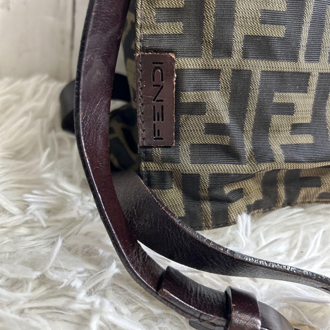 FENDI ズッカ　ショルダーバッグ　ナイロン　レザー　メッセンジャーバッグ