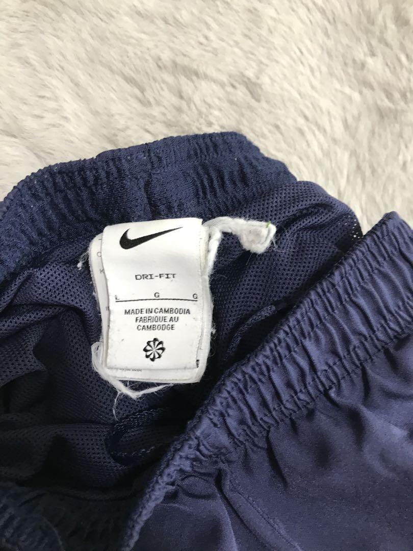 Nike PSG ウィンドブレーカー