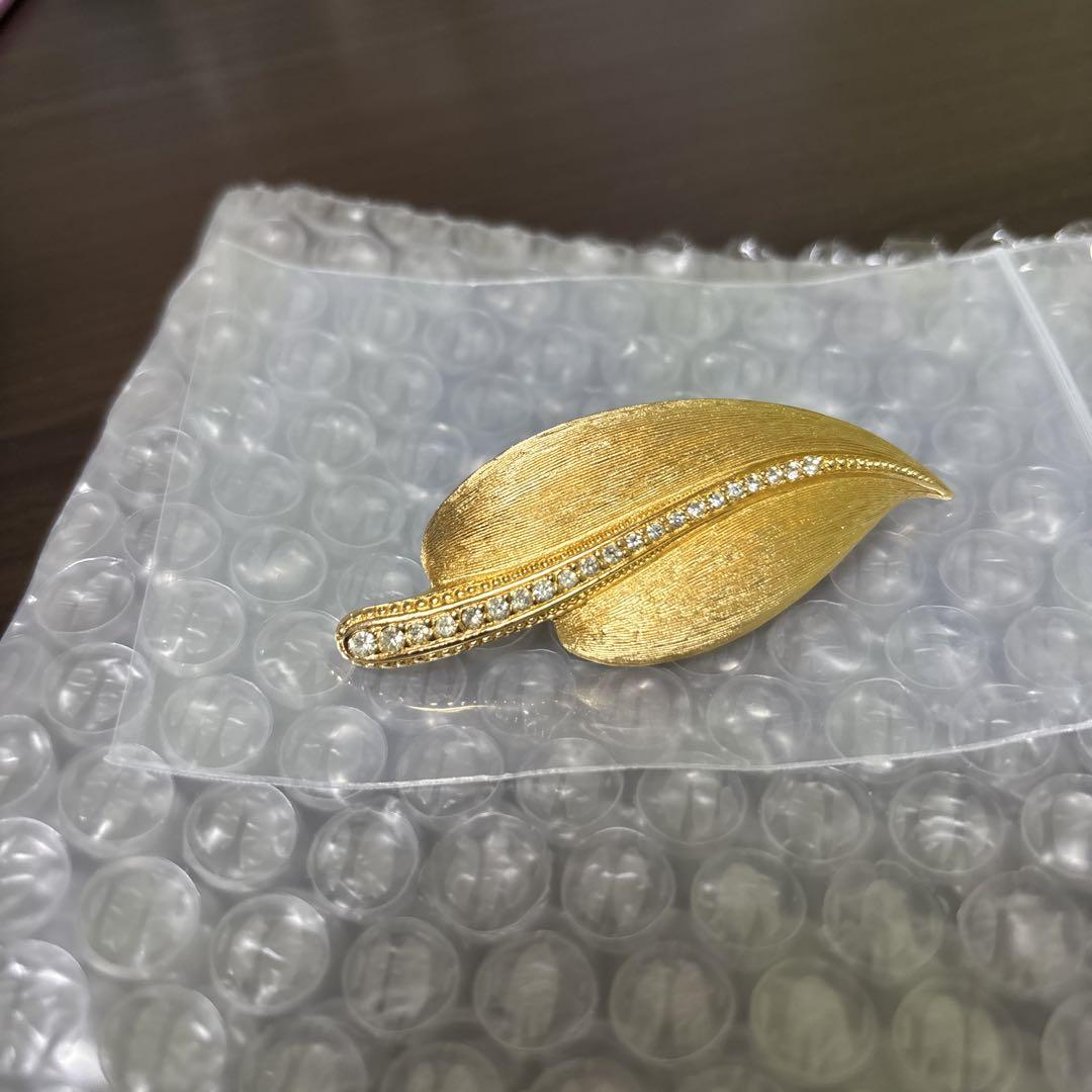 美品　Christian Dior クリスチャンディオール　リーフ　ブローチ