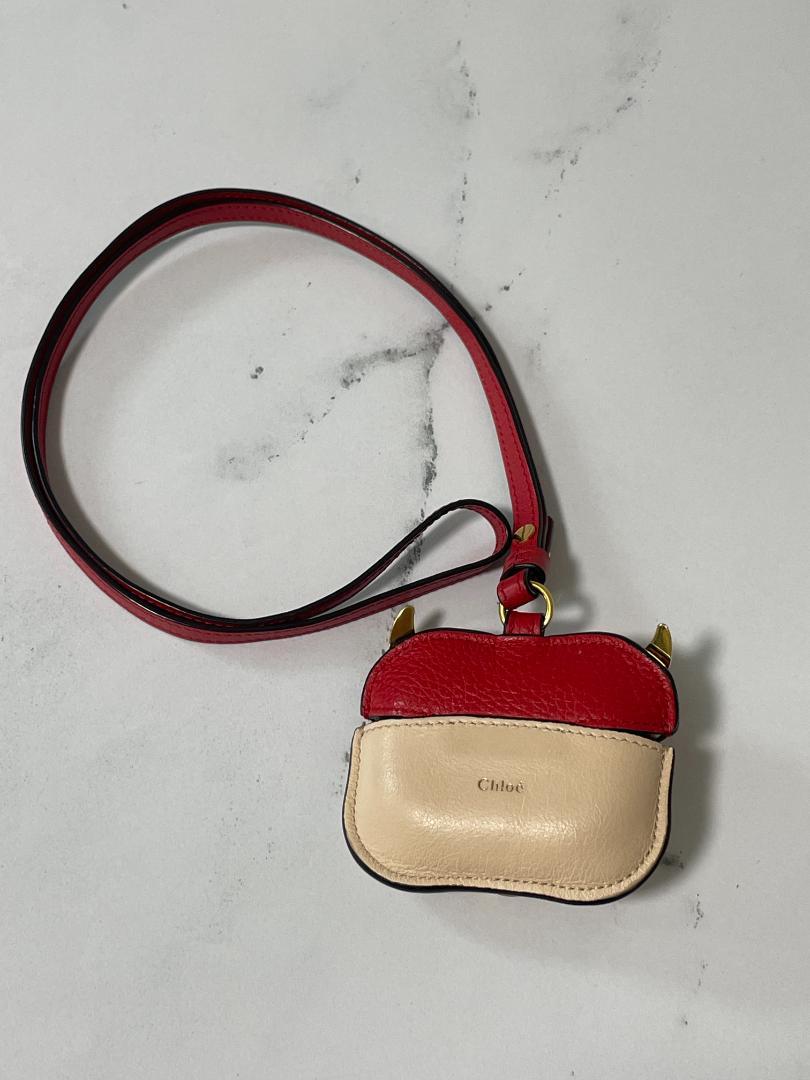 【即発】Chloe　クロエ　AirPodsProケース　レザー 即発】Chloe クロエ AirPodsProケース レザー