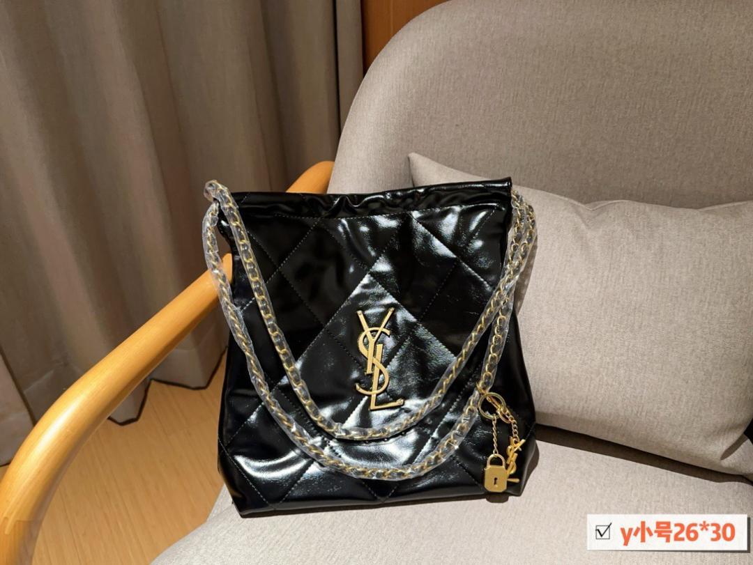 ysl 黒い放浪バッグです