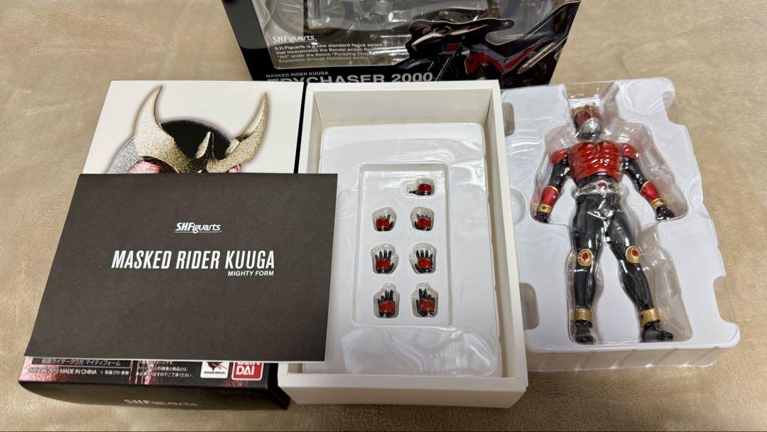 S.H.フィギュアーツ（真骨彫製法）仮面ライダークウガ マイティフォーム セット