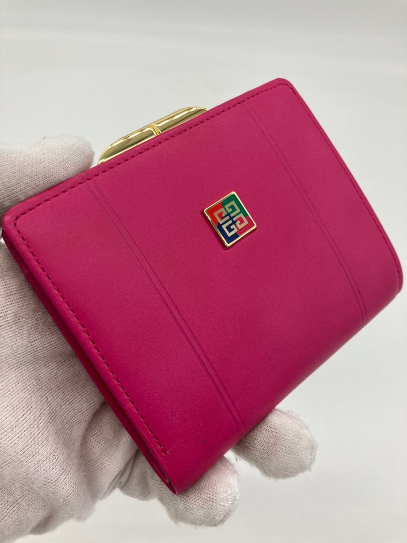 極美品　GIVENCHY ピンク　レザー 二つ折り財布　がま口