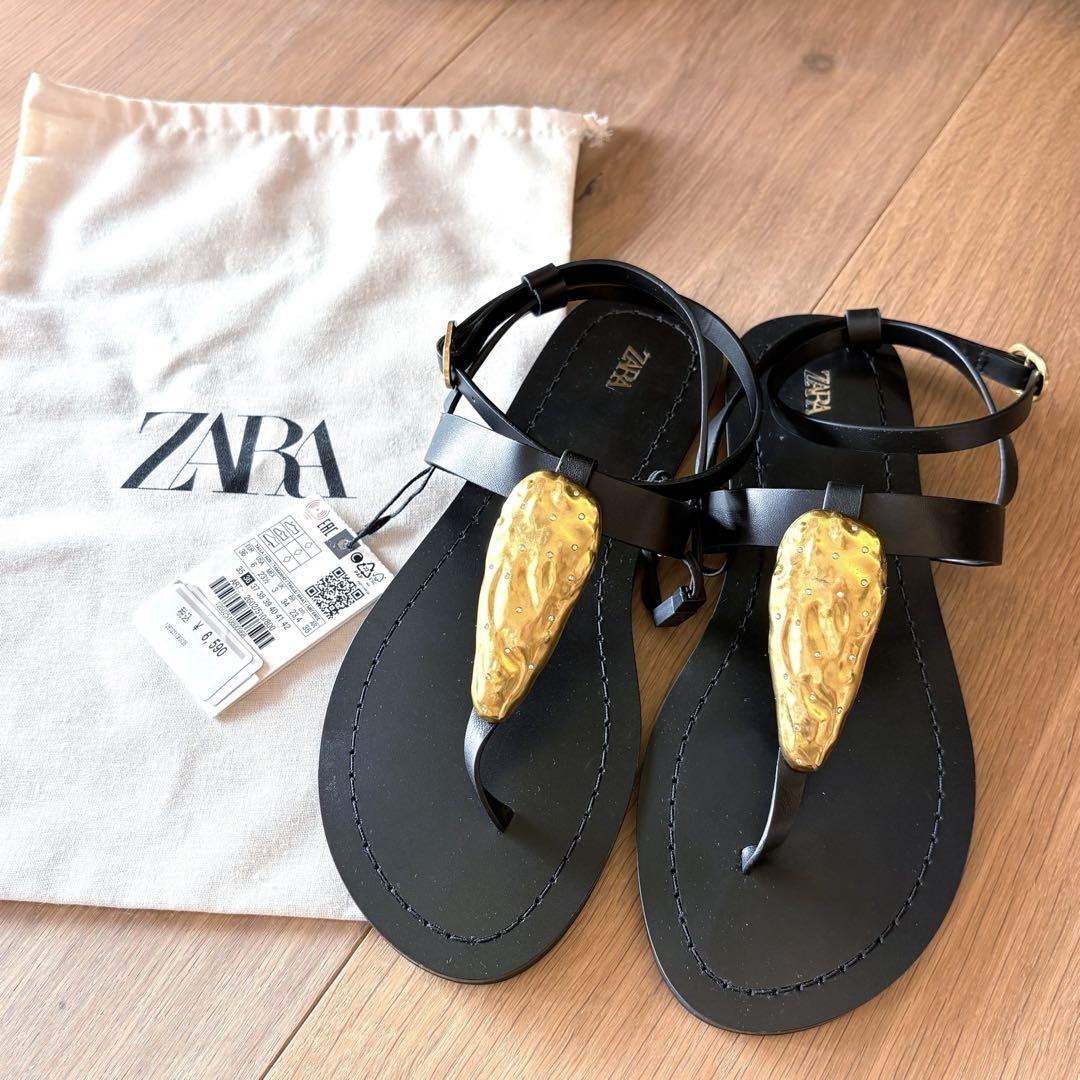 新品】ZARA メタルパーツ ストラップ フラットサンダル ゴールド