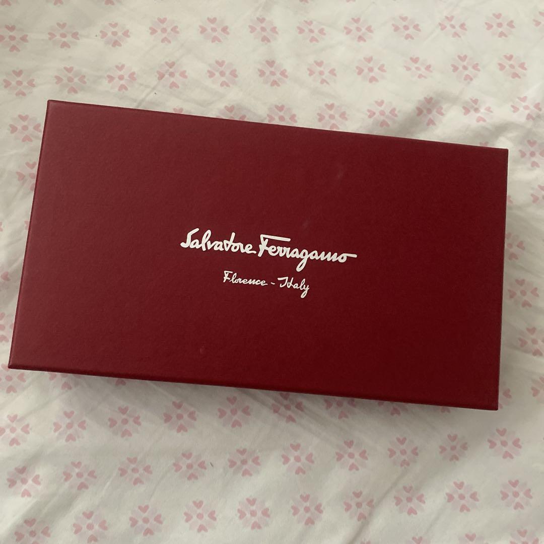 Salvatore Ferragamo ピンク VERA 長財布