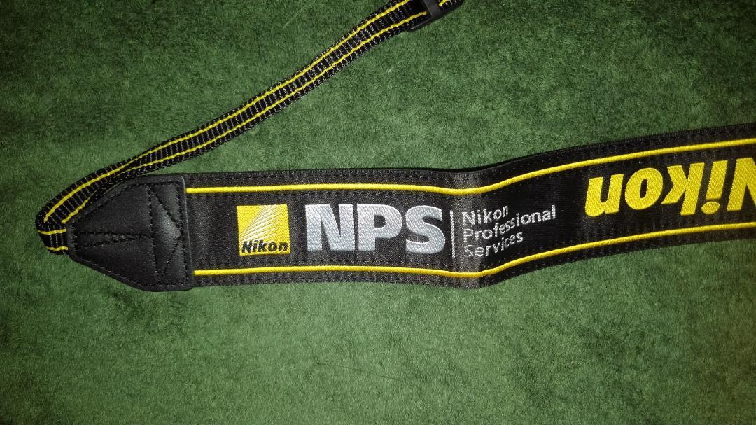 32%割引宅配便配送 Nikon NPS プロストラップ(新品未使用品) その他 ...