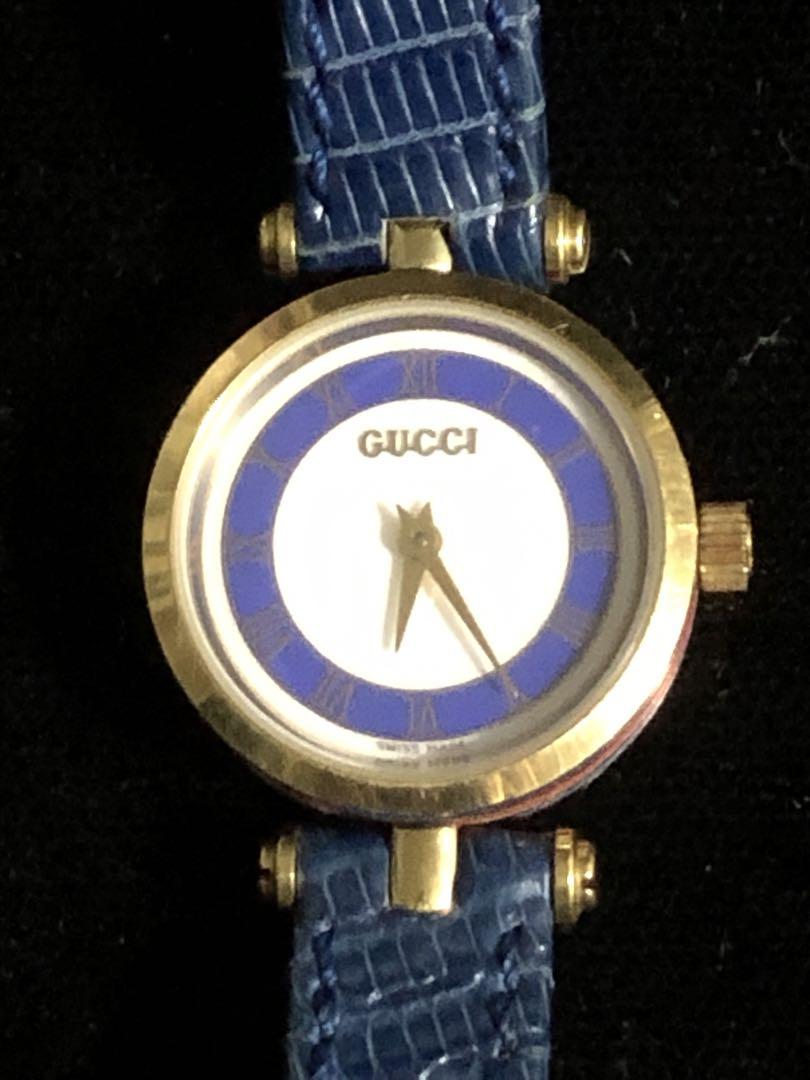 GUCCI 青いレザー 時計