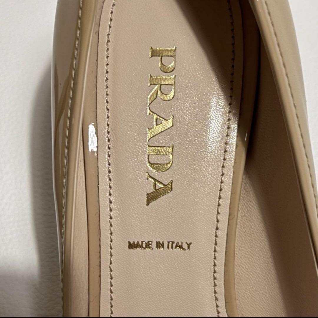激安商品 未使用級】PRADAプラダ イタリア製 ベージュ パテントレザー 靴