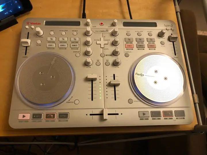 【値下げしました】Vestax Spin 2 DJコントローラー Amazon | Vestax DJコントローラー Spin2 シルバー iPhone/iPad