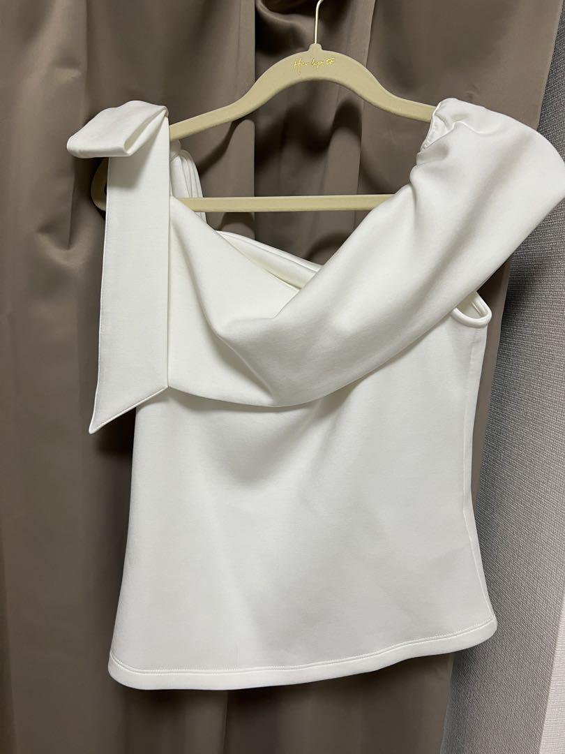 Asymmetric Ribbon Top herlipto
