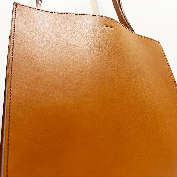 美品✨MARGARET HOWELL idea ロビン ショルダーバッグ レザー 美品✨MARGARET HOWELL idea ロビン ショルダーバッグ レザー