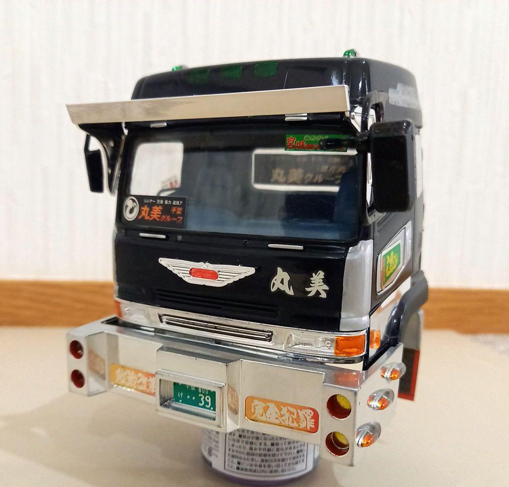 アオシマ1/32　デコトラプラモデル　スーパーグレートキャブ
