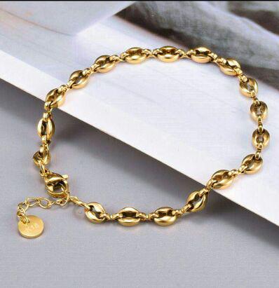 品良く着こなすため きれいな18 K金のブレスレット アクセサリー