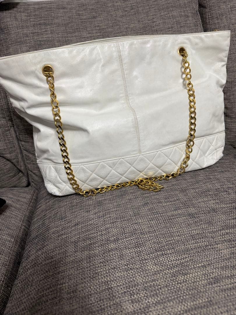 シャネル ホワイト レザー ショルダーバッグ シャネル ホワイト レザー ショルダーバッグ