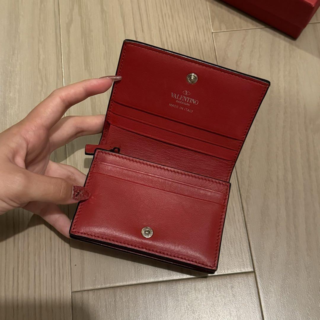 送料関税込み★Valentino Garavani★レザー二つ折り財布 VALENTINO 二つ折り財布