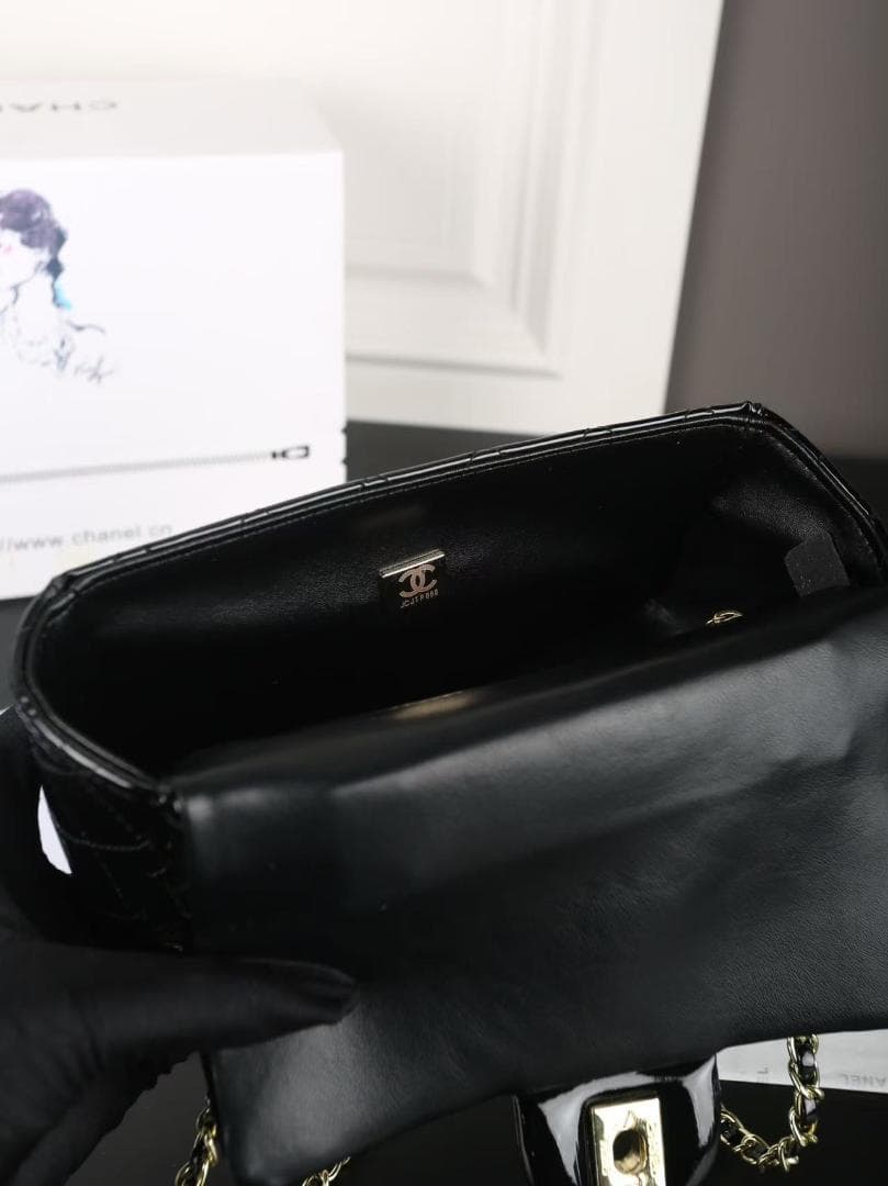 美品 箱付 CHANEL assic flap 24K エナメル ハンドバッグ