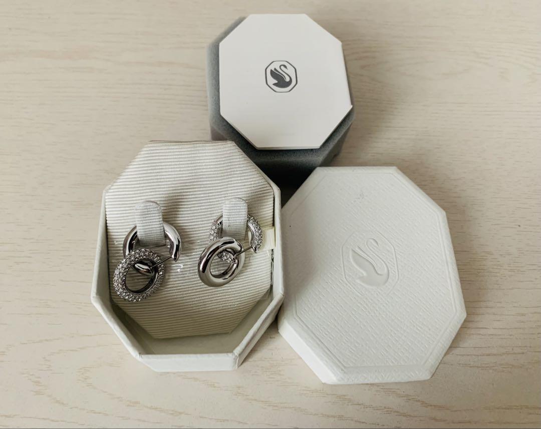 人気　スワロフスキー Swarovski Dextera フープピアス