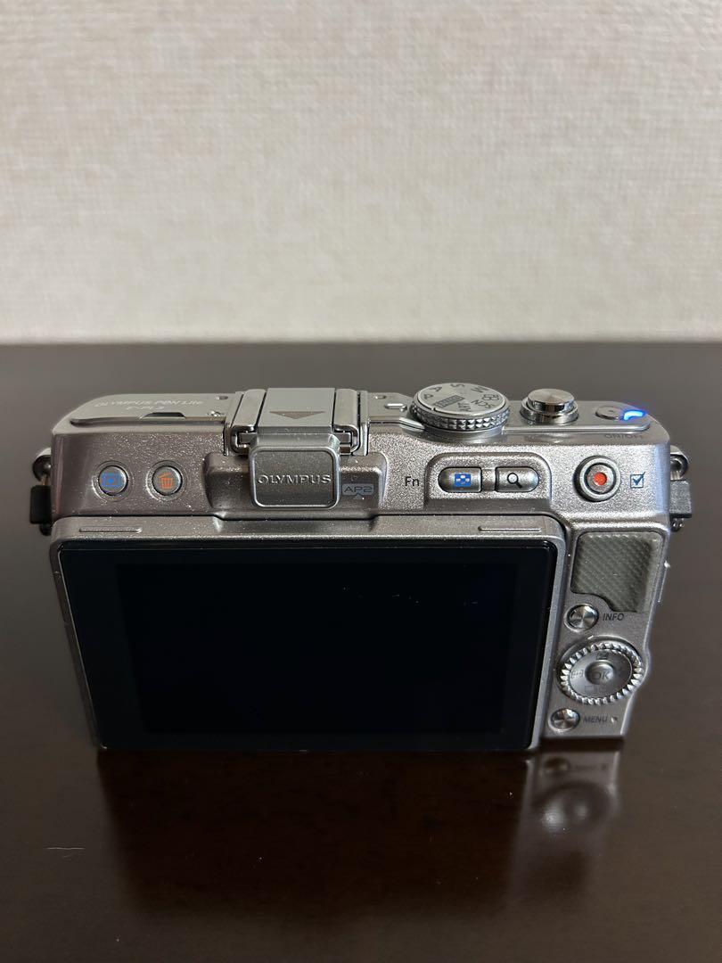 美品 OLYMPUS ミラーレス一眼 ダブルズームキット