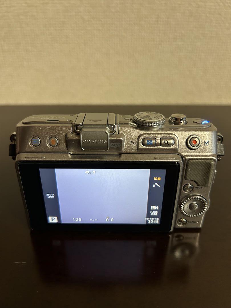 美品 OLYMPUS ミラーレス一眼 ダブルズームキット