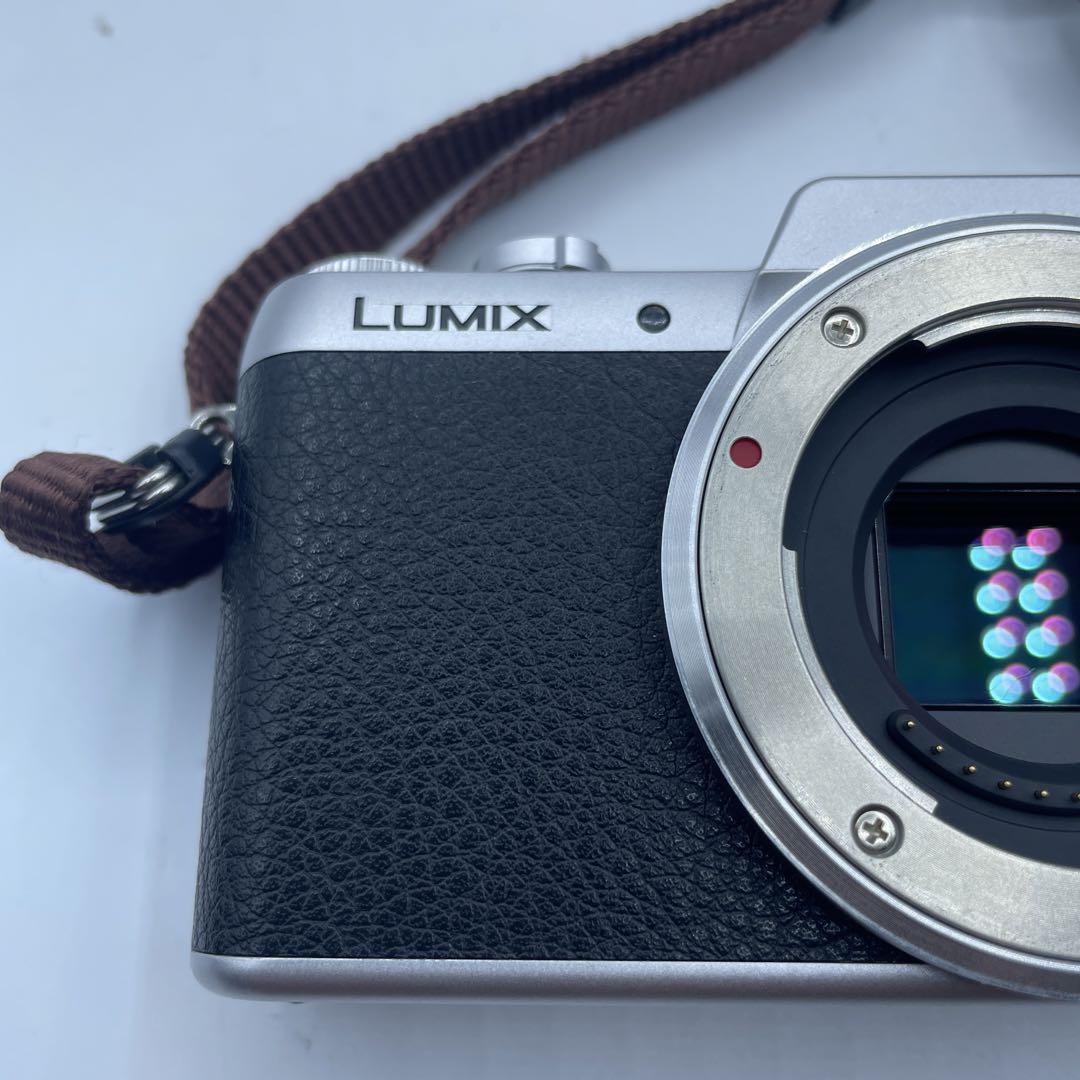Panasonic DMC-GF7 ブラック　レンズ付き