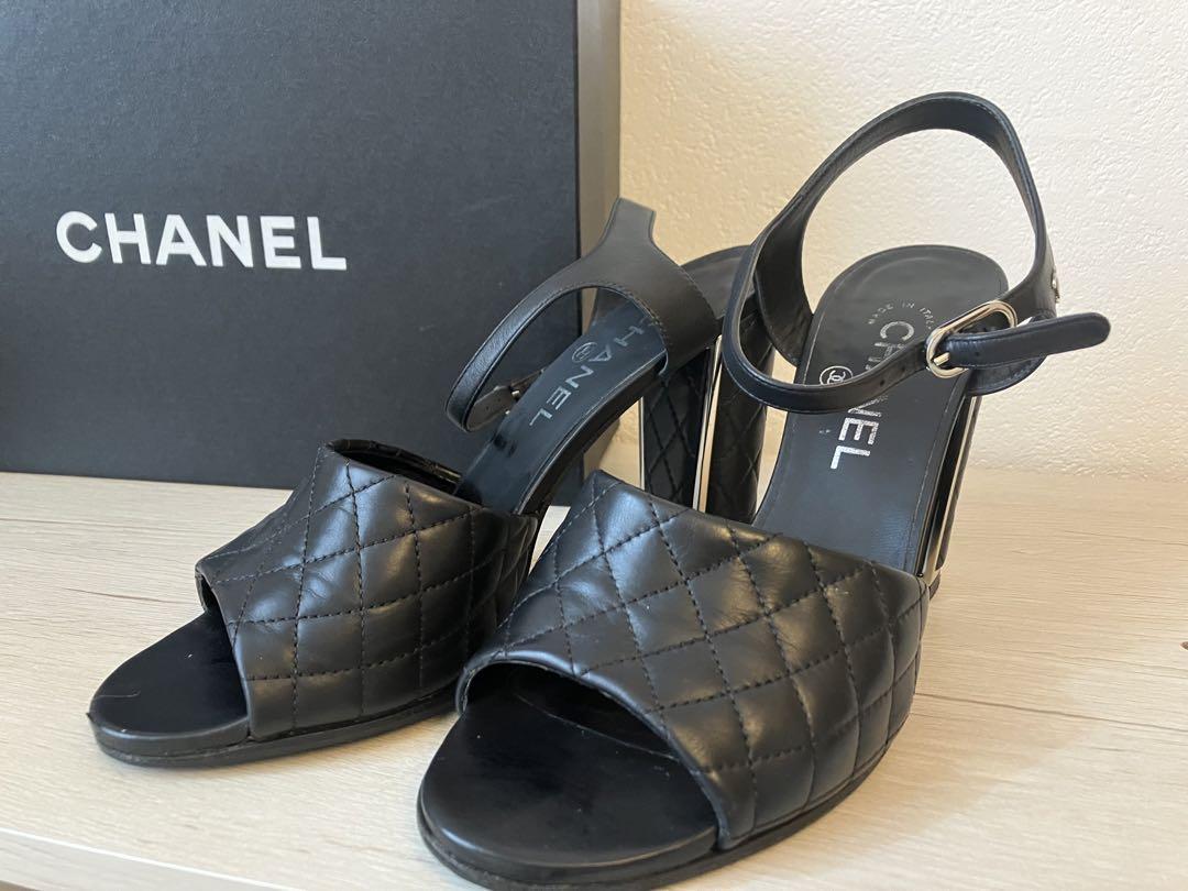 CHANEL マトラッセストラップ付きサンダル