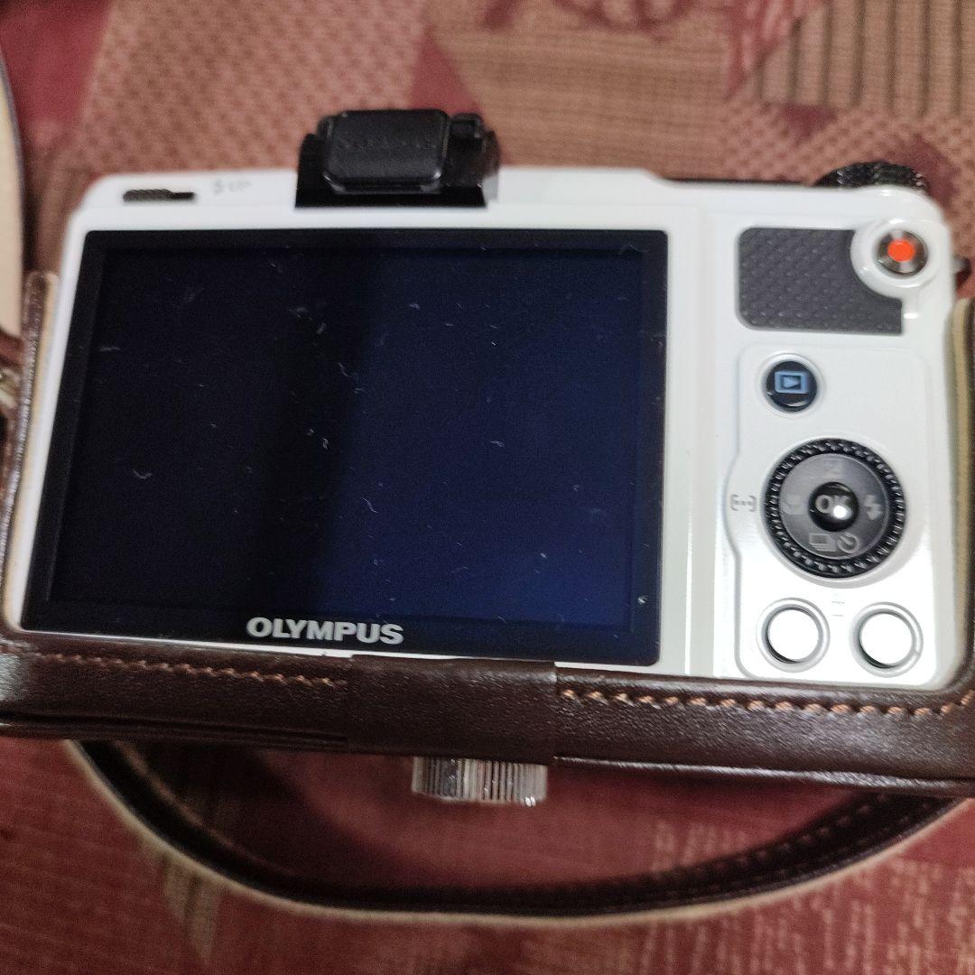 美品 OLYMPUS XZ-1 コンパクトデジタルカメラ 別売本革ストラップ付 美品 OLYMPUS XZ-1 コンパクトデジタルカメラ 別売本革ストラップ付