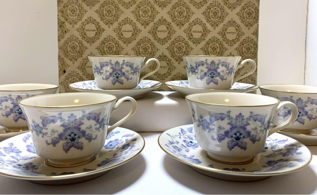 ノリタケ コンテンポラリー　淡いブルーの可憐なお花　6客　カップ&ソーサー